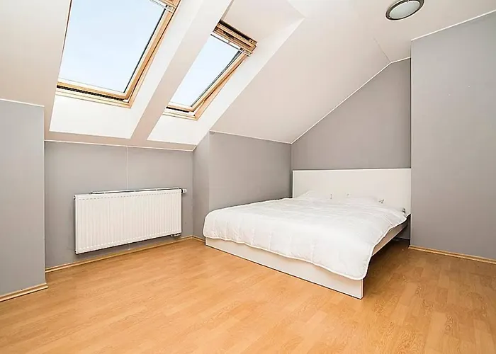 Great Terrace In Big, Flat Apartment *