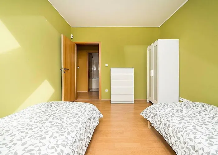 Great Terrace In Big, Flat Appartement