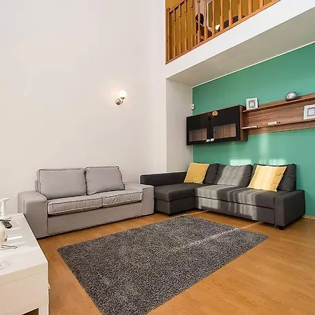 Great Terrace In Big, Flat Lägenhet *